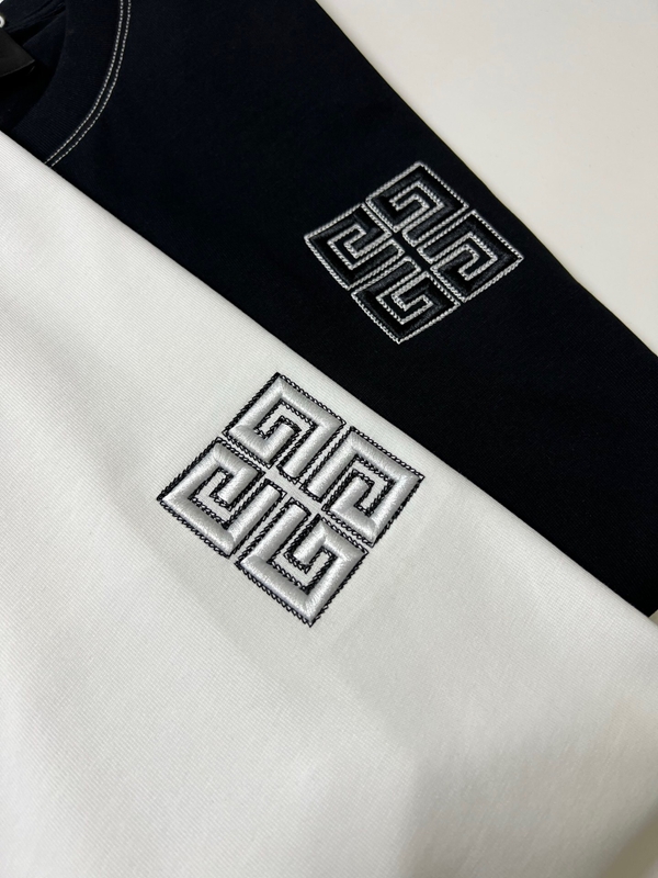 ブランドTシャツ側面デザイン